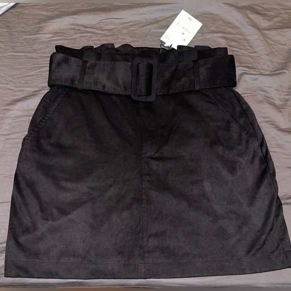 Zara Mini Skirt - Picture 1 of 3